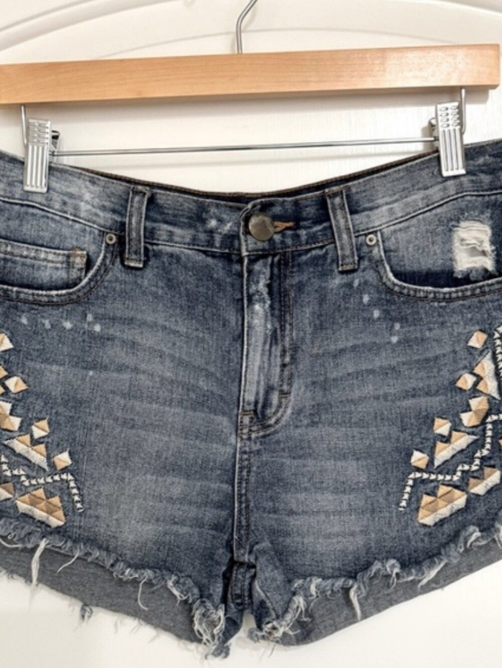 Free People ‘Tulum’ Embroidered Distressed Denim Jean Shorts Women's Size 28